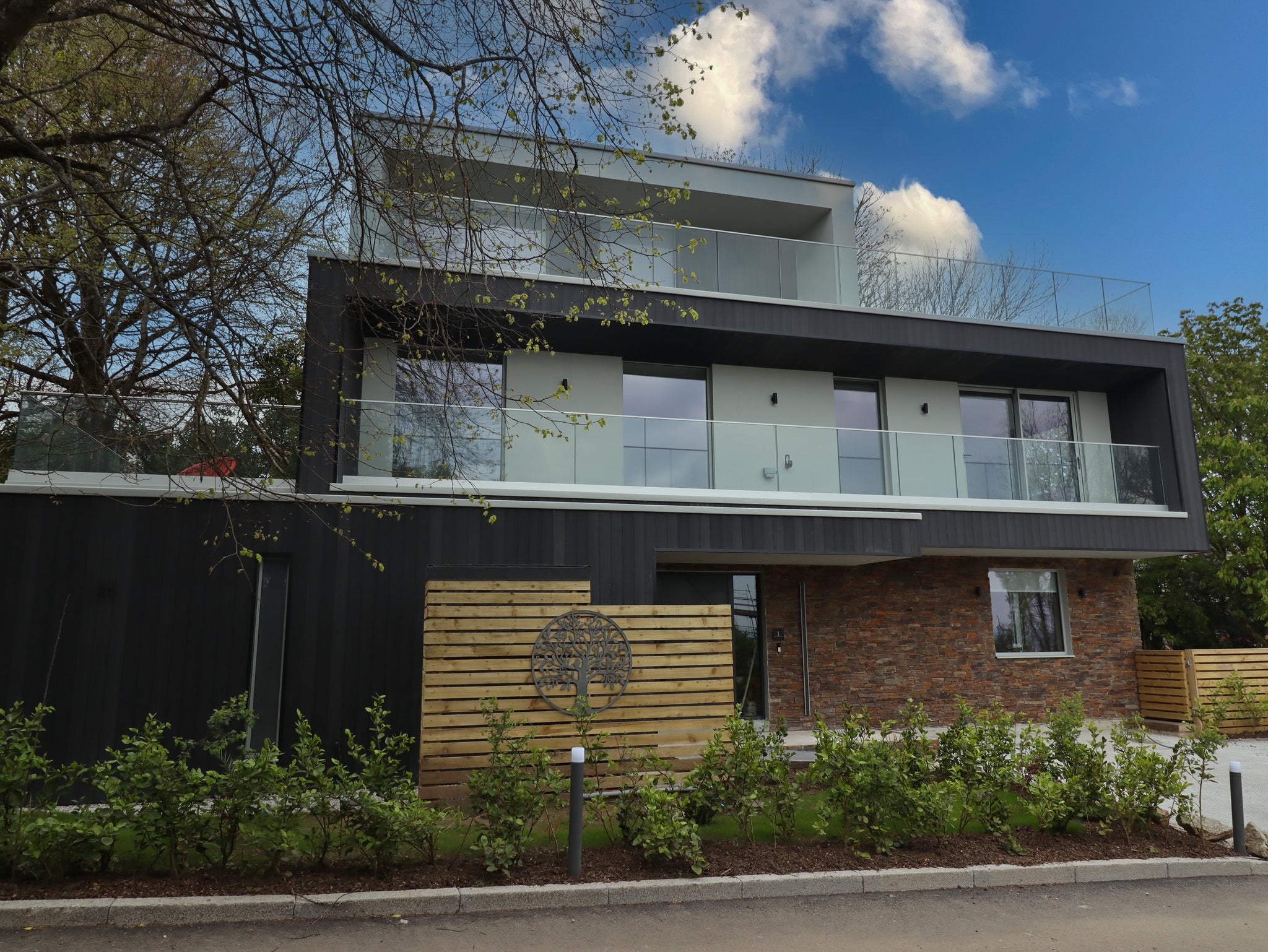 Modern style house with Vintage Charred Cedar composite cladding trimmings